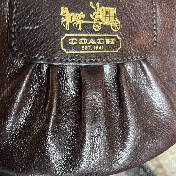Vintage Coach Leather Wristlet - Picture 11 of 13